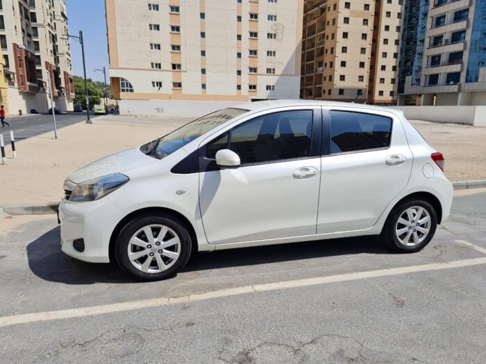 Toyota Yaris 2014 9 - 10 Toyota Yaris cars at a price of 7000 dirhams