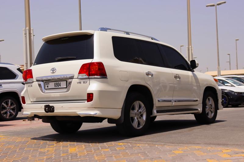 2014 Toyota Land Cruiser GCC - Reliable Luxury SUV for Under 10,000 aed