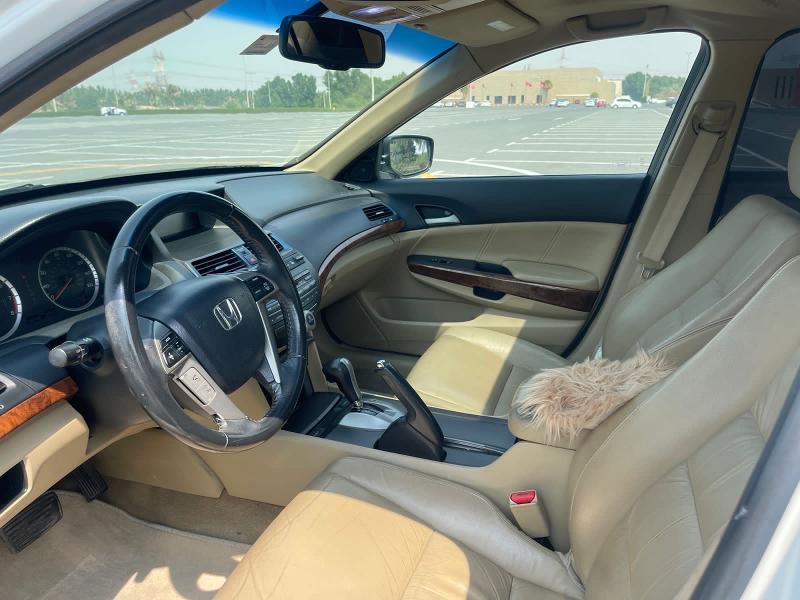 Budget Drives for 8,000 - Honda Accord 2011 Gulf 4 Honda Accord 2011 Gulf