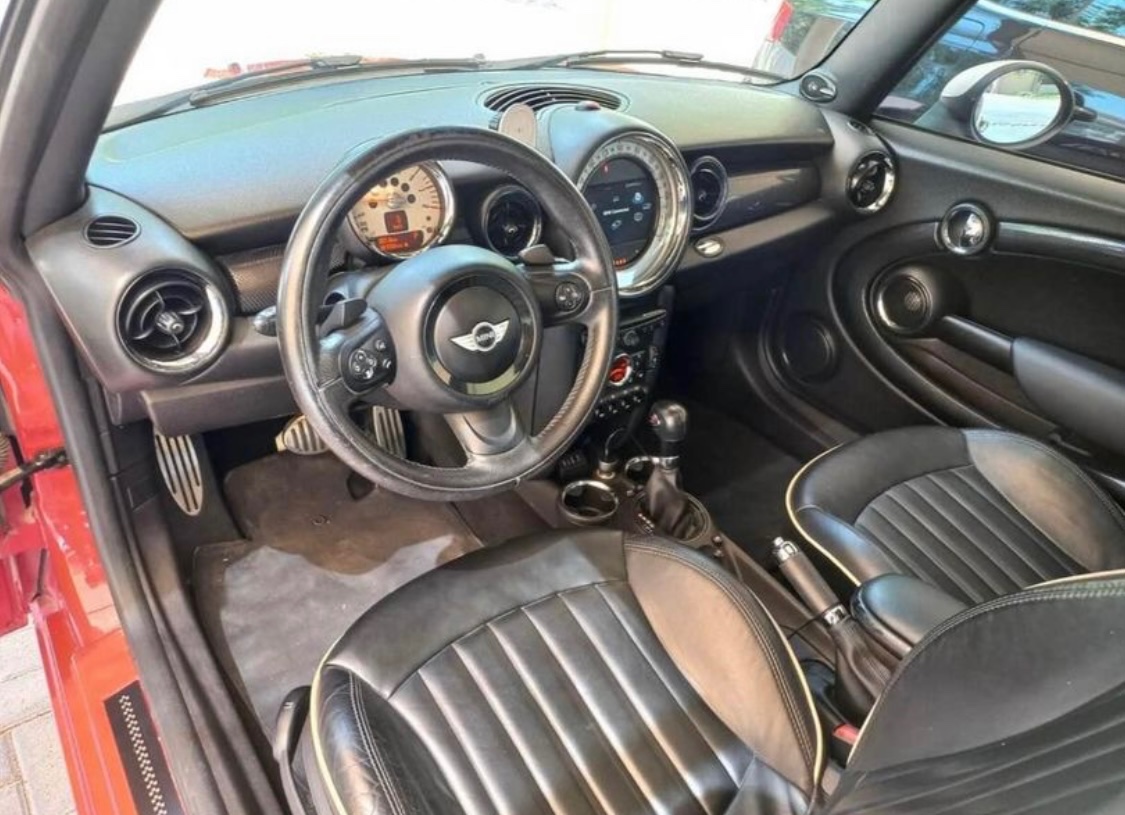 Mini Cooper S 2013 - Unleash Power, Style, and Excitement 4 Mini Cooper S 2013