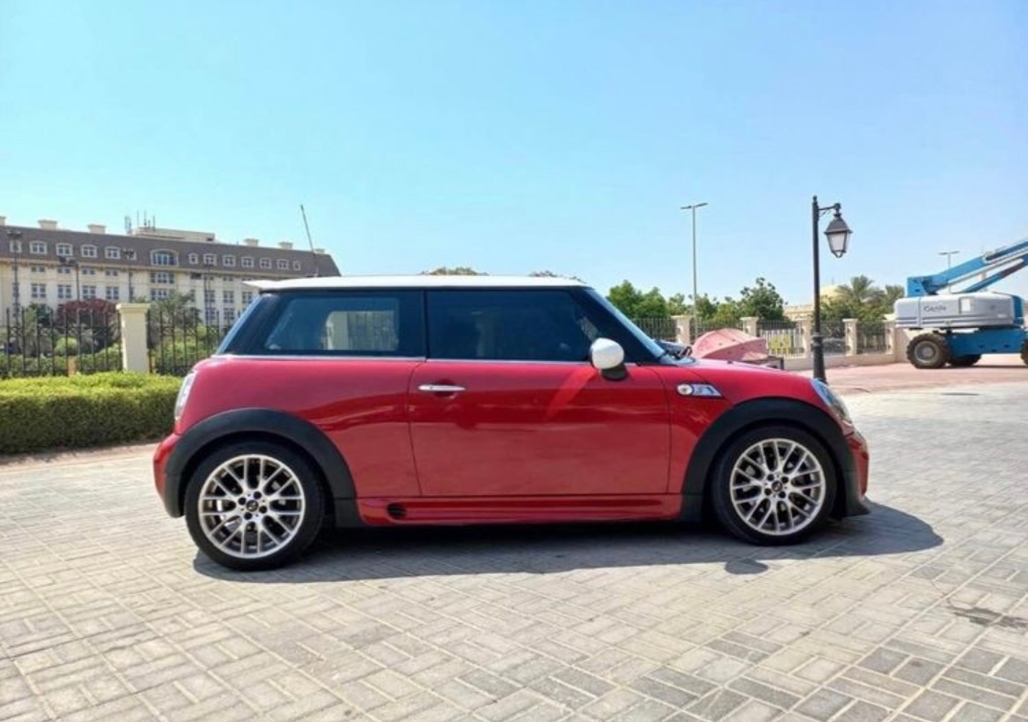 Mini Cooper S 2013 - Unleash Power, Style, and Excitement 7 Mini Cooper S 2013