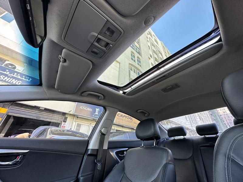 Spacious & Affordable Daily Commuter - 2012 Hyundai Elantra 10K