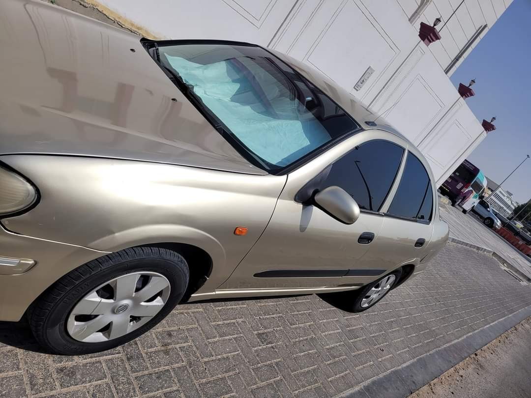 Nissan Sunny 2009 - price 7000 aed