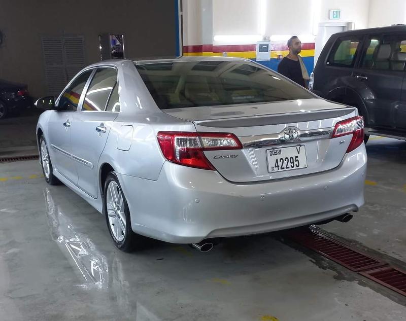 2013 Toyota Camry - price 8000 aed